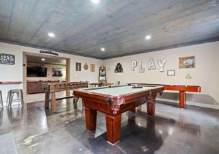 Exclusive Attraction Ticket Prices! 180 Smoky Views, Hot Tub, Game & Movie Room - 8