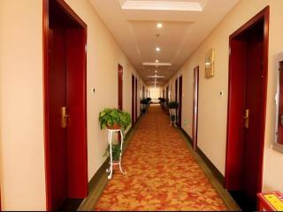 GreenTree Inn Anhui Fuyang Funan East Huaihe Road Express Hotel - 4