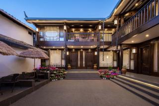 Golden Dragon's Mountain Glow Inn - 0