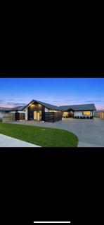 Modern home away from home - 4