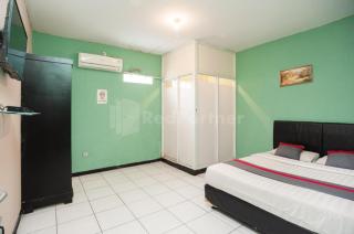 J&B Rooms Pramuka Jakarta Mitra RedDoorz - 2