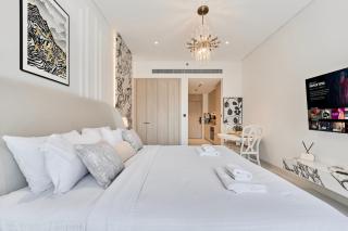 Bright Studio Retreat in Floarea Residence Arjan - 2