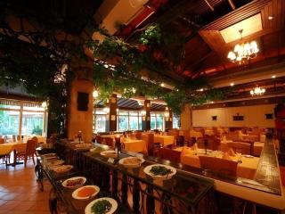 Hangzhou The First World Hotel - 8