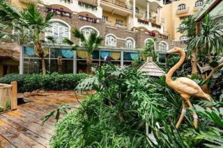 Hangzhou The First World Hotel - 3