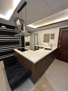 Experience The Art of Luxury living in Gold Crest Mall DHA Lahore - Lahore - 2