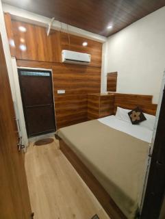 Hotel OM SHREE PALACE - 5