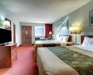 Econo Lodge Inn & Suites Forest - Forest - 9