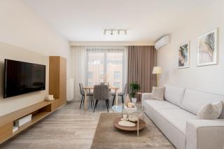 Modern Apartments with FREE parking spots - 0