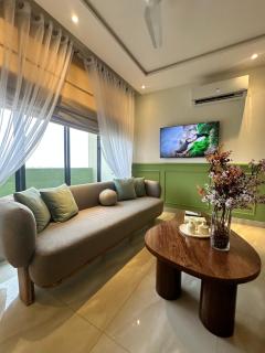 Zameen aurum Luxury Apartment Gulberg 3 Mirhaa homes-3 - 7