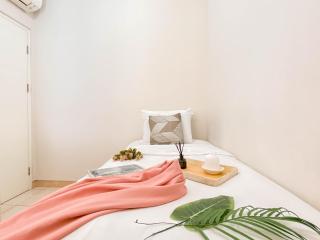 New Furnished 2BR Springlake Summarecon Bekasi Apartment By Travelio - 4