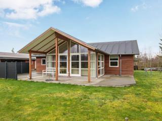 8 person holiday home in Glesborg - 8