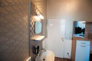 Urban Budget Boutique Hotel - 2