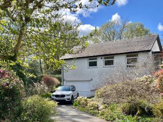 The Shades - Bliss In The Heart of Windermere - 0