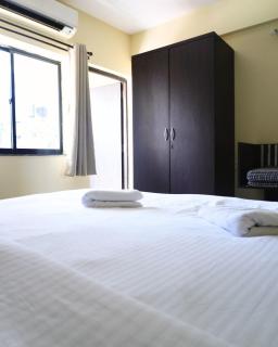 Minimalist 1-Bedroom Apartment Near Candolim Beach - 4