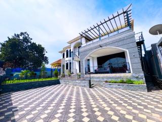 Faith's Apartments - 3