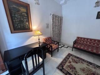 OnebyOne Bungalow 2 Bedroom Suite Near Taj Mahal Hotel - 9