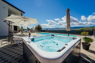 Holiday home "Villa Blue Lake" - Private Heated pool, Hotube - 8