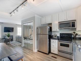 Broughton Deco Carriage - 9