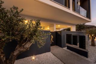 Nesseus Lux Suites - Near Unic & EUC - 3