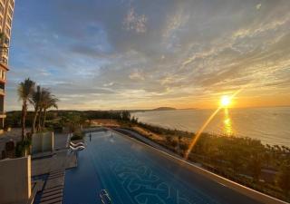 Beachfront Condotel - Free Pool Access - Apec Mandala Mui Ne - 0