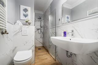 Pałac nad Jeziorem - 1