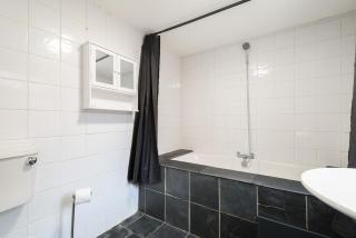 6Bedroom House with Free Parking - 6