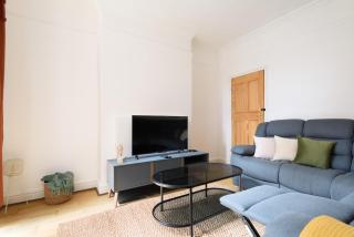 6Bedroom House with Free Parking - 8