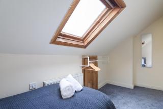 6Bedroom House with Free Parking - 1