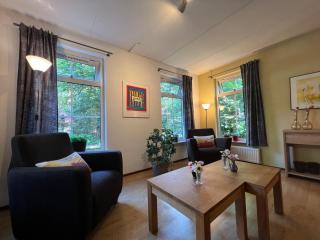 Koolmees - Between the trees! - 2