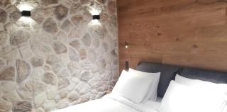 G&J Traditional House - 6