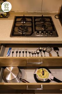 Aurea by Khaneh-ye-Del Stylish 1BHK at Bahria Heights 1 with Gym - 9