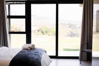 3BR Drakensberg Retreat, Mountain Views and Braai - 6