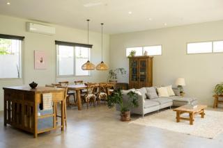 3-BR Villa with Spacious Garden in Kuta - 6