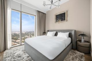 Luxury 2BR Walk-In Closet Full Burj Khalifa View - 6