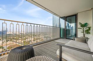 Luxury 2BR Walk-In Closet Full Burj Khalifa View - 4
