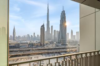 Luxury 2BR Walk-In Closet Full Burj Khalifa View - 3