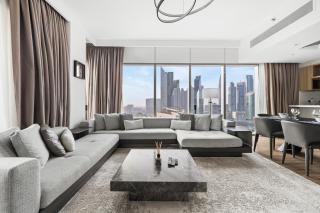 Luxury 2BR Walk-In Closet Full Burj Khalifa View - 2