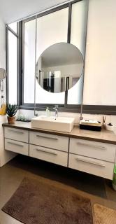 Beautiful new 2 BR apt 5 min walk to the beach - 5