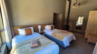 808 Highland Gate - 2