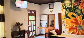 Bee Line Holiday Apartment - 9