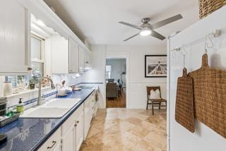 Sea Lyon Around - 1134 Park - 6