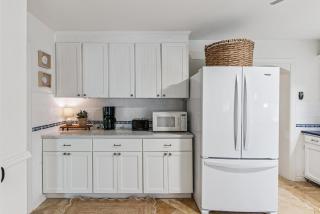 Sea Lyon Around - 1134 Park - 3