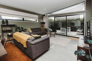 Perfect On Powderham Prime Inner City Location - 9