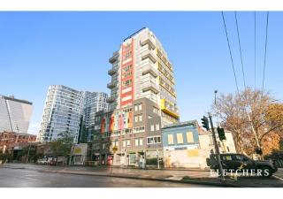 Comfort & Space in a Central Two-Floor Apartment - 1