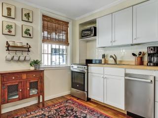 Courtyard Off Madison Square - 7