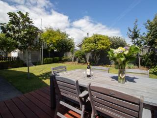 Fabulous In Fitzroy - seconds to Fitzroy Beach - 4