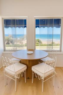 Beachfront Penthouse With Uninterrupted Ocean Views - 0