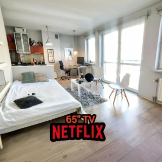 Cozy Studio for a Couple - 10 min from the airport - 0