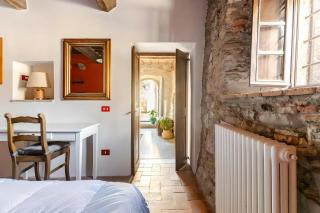 Medieval Stone House In The Garfagnana Hills - 8