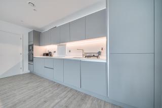 Peaceful and stylish apartment near Cambridge with parking - 8